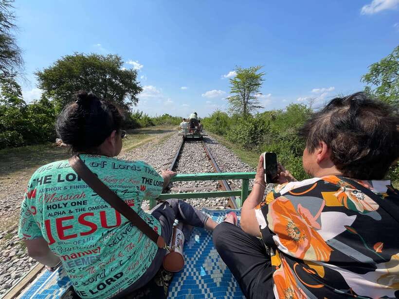 Battambang: Bamboo Train and Bat Cave from Siem Reap - Phnom Sampov and the evening flight of bats