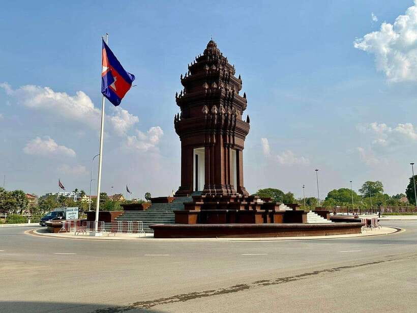 Battambang Private Full-Day Tour from Siem Reap - Lunch and Battambang’s civic landmarks
