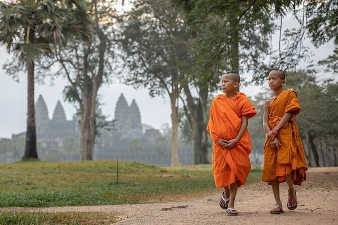 Best Driver Taxi From Siem Reap To Phnom Penh - English Speaking - Safety, communication, and the driver’s role