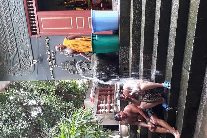 Buddhist Water Blessing and Real Life Experience with Local - Wat Po Banteaychey and the Buddhist water blessing