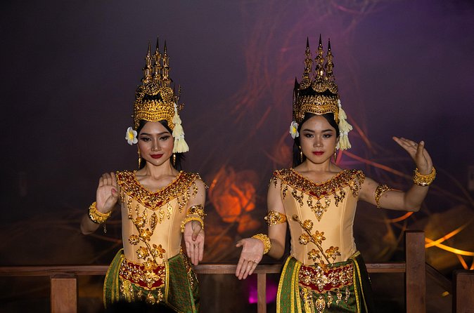 Cambodia's Most Magical Night Show - Who Will Enjoy This Most?