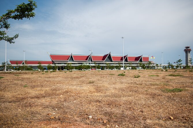Cambodia Taxi Services 100% Private - A calm landing at Siem Reap Airport