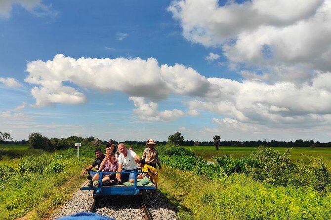 Cambodia Tours Siem Reap Phnom Penh Private Ride By Cars - A private car makes the long road easier