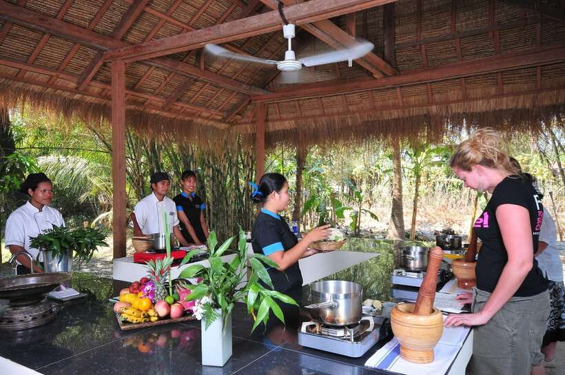 Cambodian Cooking Class from Siem Reap - Leaving Siem Reap by tuk tuk