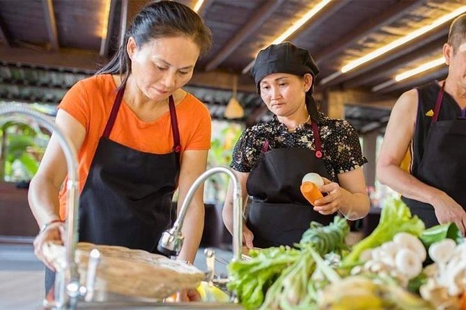 Cambodian Private Cooking Class at a Local's Home - From the market to the cooking kitchen