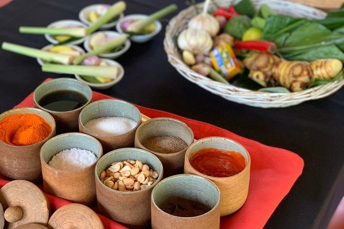 Cambodian Village Cooking Class - How the small group changes the lesson