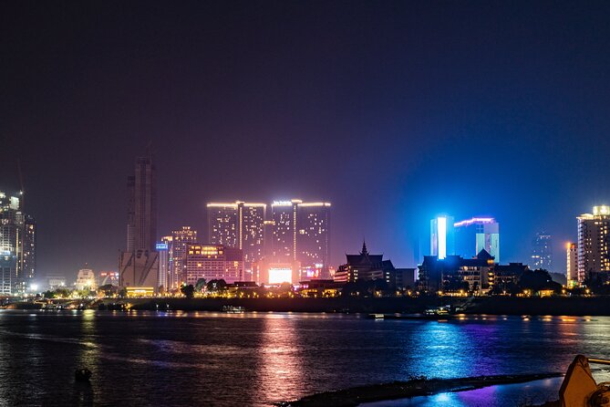 Cruise and Dine along the Phnom Penh Skyline - Key points at a glance