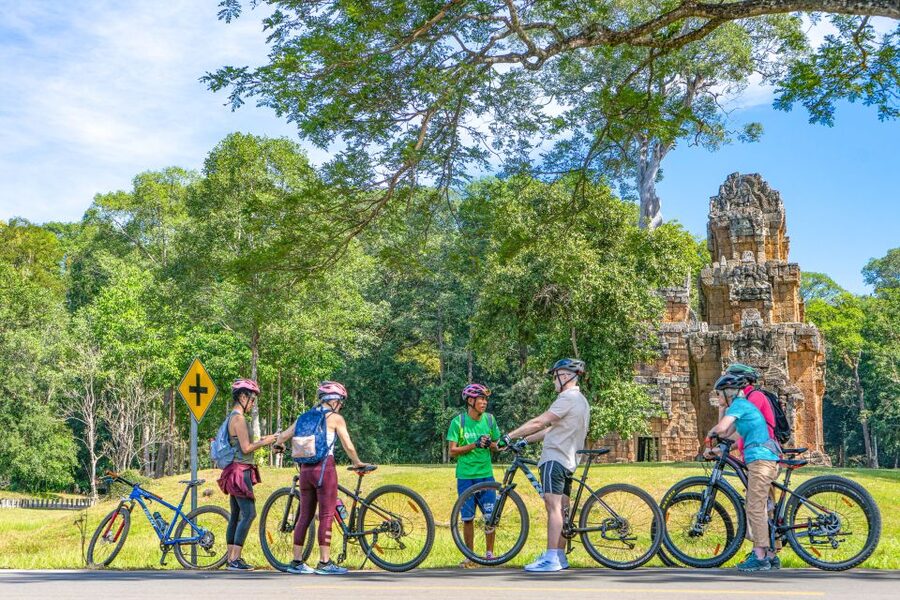 Cycle Angkor Backroad Bike Tour / E-Bike or Tuk Tuk - Guides who make the difference