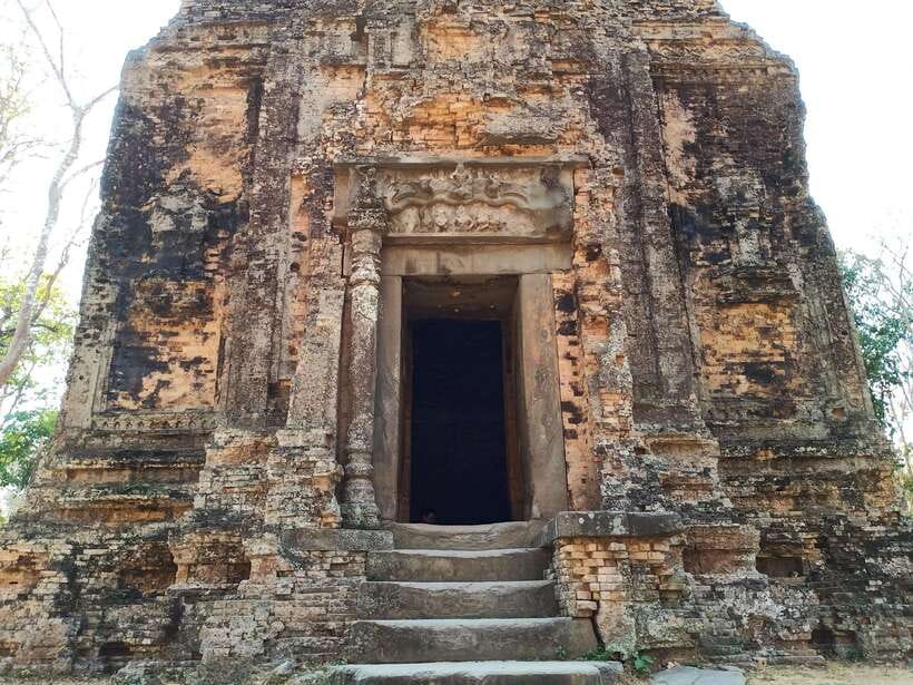 Day Trip to Sambor Preikuk, Kuhak Nokor & Spider Market - Prasat Yeay Peau and Prasat Tao