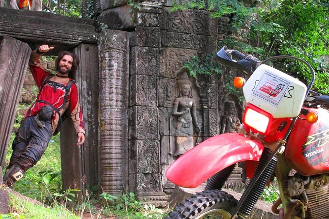 DB Siem Reap Half Day Dirt Bike Tour School - Getting equipped for the Honda XR 250