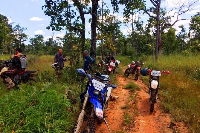 DB Siem Reap Half Day Dirt Bike Tour School - The human side of the ride