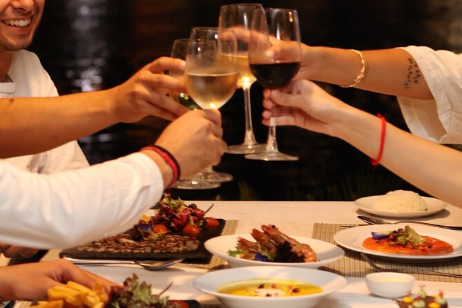 Dinner 4-course Mekong River cruise with Kanika Boat - What happens from the 7 p.m. departure