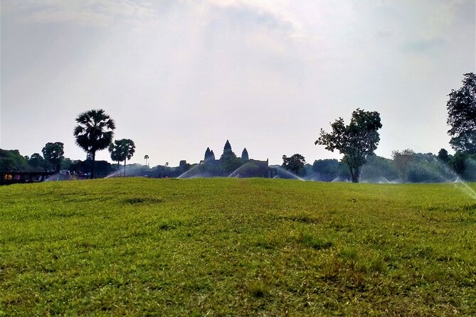 Discover Cambodia 8 Days from Siem Reap to Koh Trong -Phnom Penh - Phnom Penh’s royal quarter and public monuments
