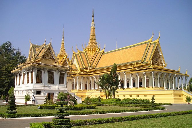 Divine Phnom Penh in Half a Day - Reading Khmer art at the National Museum