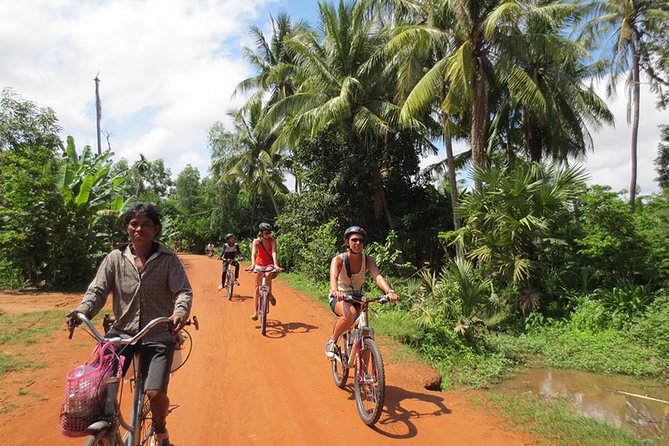 East Corner of Siem Reap - Roluos Group & Countryside - Lunch, coconut water, and the value of the $50 price