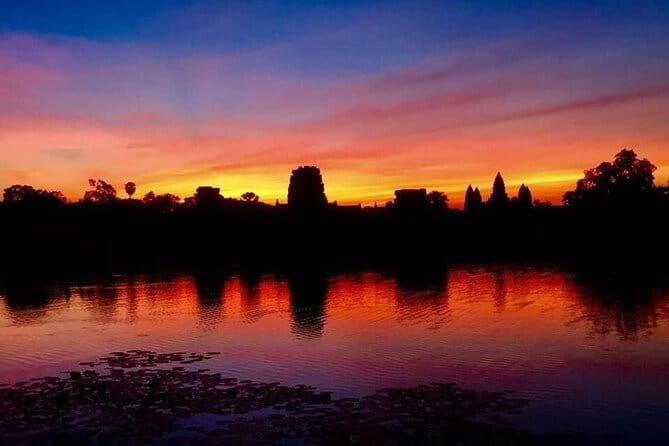 Explore Angkor Sunrise Spectacle a Full Day Temples Tour - Angkor Wat at Sunrise: The Main Event