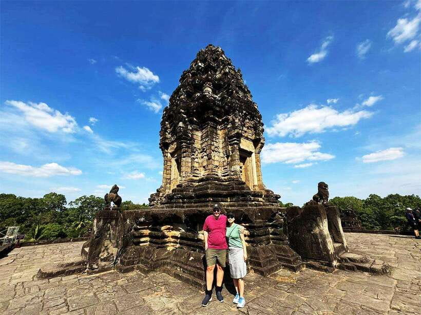 Explore Angkor Temple Sunset With Tour Guided - A meal break at a local restaurant