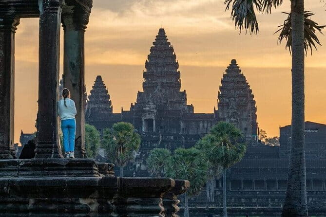 Explore Angkor Wat Sunrise Small Tour Private VIP Car - Ta Prohm and the smaller jungle temples