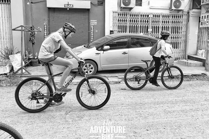 Explore local livelihood & countryside (Half-Day Cycling Tour) - Ek Phnom in a 20-minute temple stop