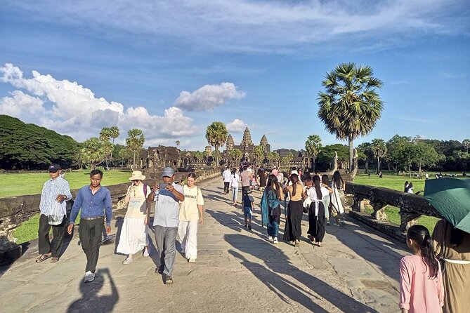 Explore Private Tour in Angkor Wat - The royal terraces and carved elephants