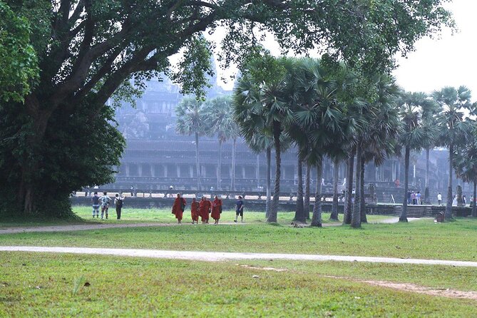 Explore Private Tour in Angkor Wat - Ta Prohm, the Tomb Raider temple