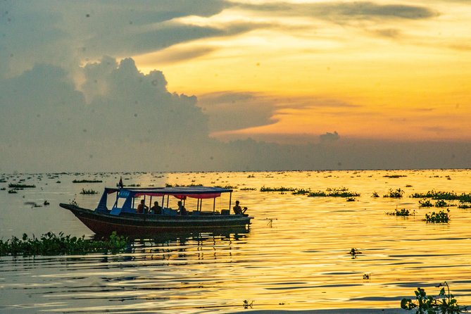 Explore The Kampong Pluk Floating Village - The boat ride through Kampong Phluk