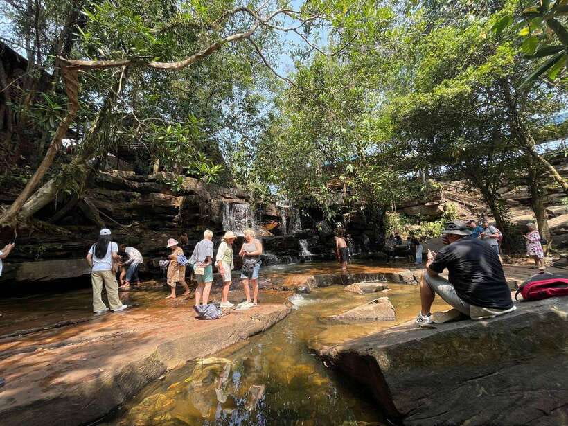 Exploring Sihanoukville: Shore Excursions from Cruise Ports - Wat Leu Pagoda: views, color, and a quiet pause