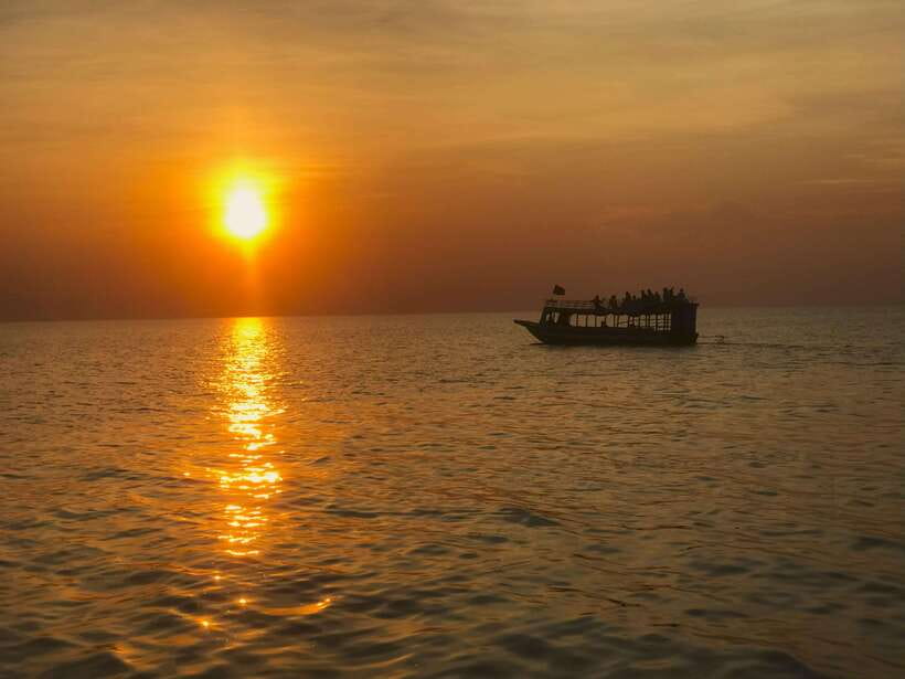 Exploring the Enchanting Kampong Phluk Floating Village - Practical tips for a better visit