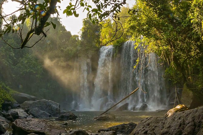 Four-day tour Angkor Wat, Banteay Srey, Beng Melea and Siem Reap discovery - Day three: the rough beauty of Beng Mealea and the Roluos group