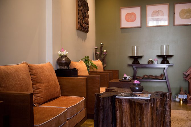 Four Hand Bliss (65 Mins) + Free Pick up or Drop Back - What a four hand massage means