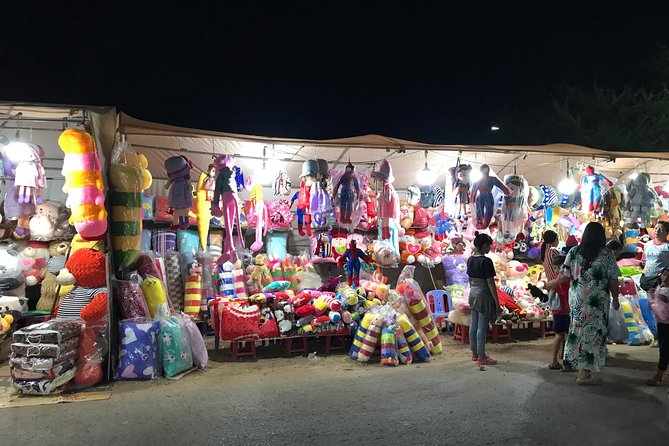 ( Free eSim) Night Market & pub street Night Life walking tour - What this Siem Reap night tour is really for