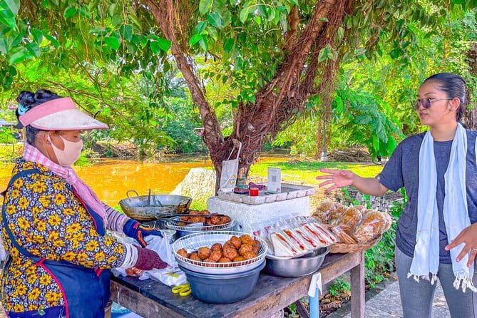 FREE Siem Reap Market & Local Temple Tour - A 30-minute look at local food and crafts