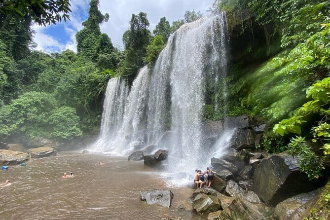 FREE Siem Reap Market & Local Temple Tour - Cold drinks, a snack, and the $5 question