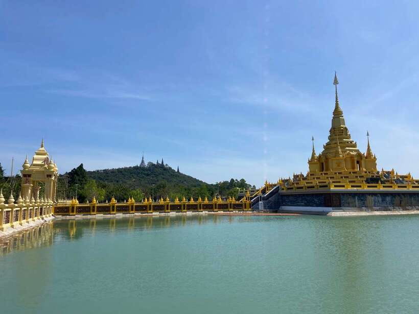 From Phnom Penh: Oudongk Mountain and Koh Chen Island Tour - Meeting the Buddhist nuns