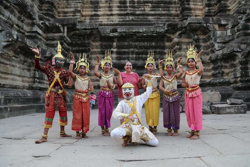 From Siem Reap: Angkor Wat Full-Day Private Tour & Sunrise - How the private, small-group format changes the day