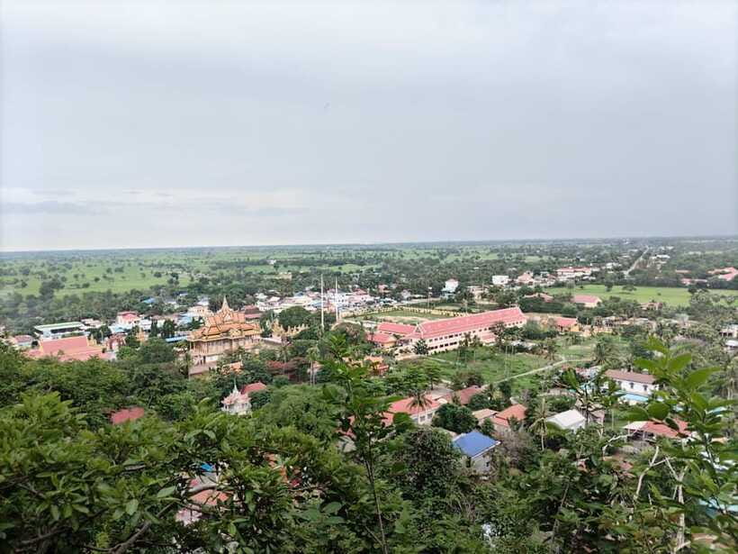 From Siem Reap: Battambang Day Trip Return or to Phnom Penh - Local food stops that make the road worthwhile
