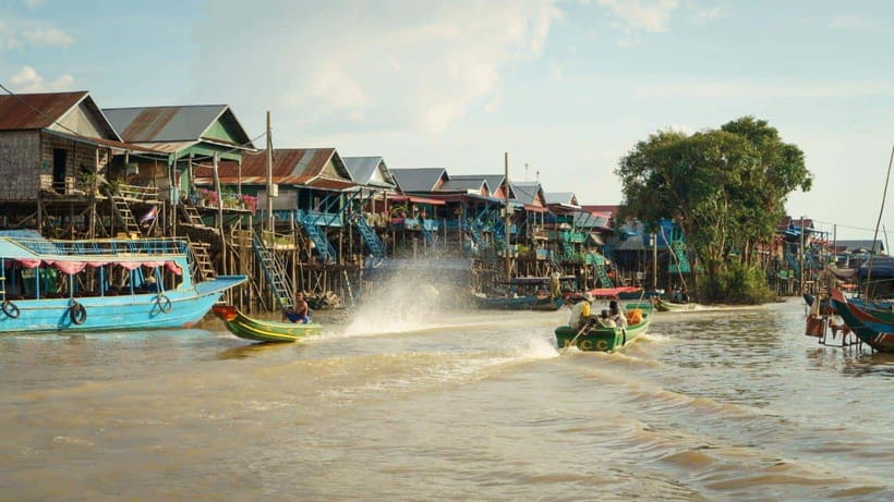 From Siem Reap: Kampong Phluk Floating Village Tour by Boat - Boarding the boat for Kampong Phluk