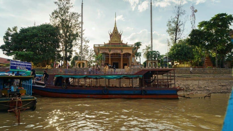 From Siem Reap: Kampong Phluk Floating Village Tour by Boat - From your hotel to the Tonle Sap pier
