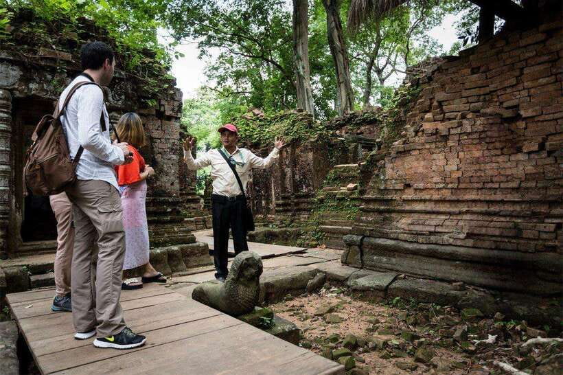 From Siem Reap: Koh Ker and Beng Mealea Temples Tour - Leaving Siem Reap and crossing the countryside