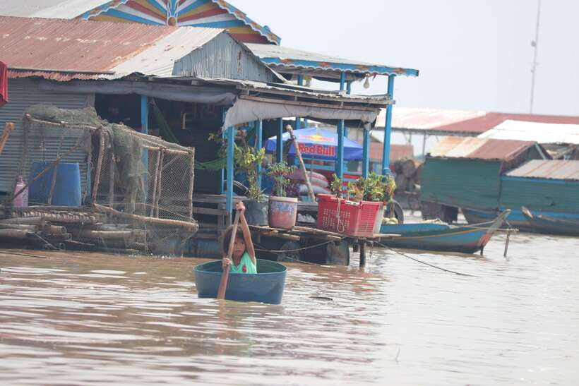 From Siem Reap: Tonle Sap Floating Villages Tour - What the guides add to the day