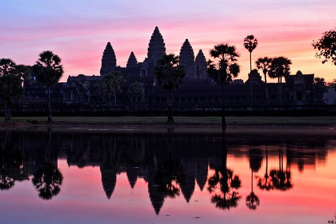 Full-Day Angkor Wat & All Must-See with Banteay Srei Private Tour - Angkor Thom: a royal city in several short chapters