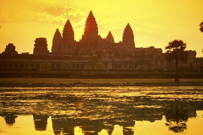Full-Day Angkor Wat Sunrise Private Tour with Guide from Siem Reap - Why sunrise at Angkor Wat is worth the alarm