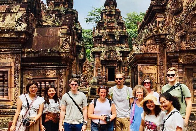 Full-Day Banteay Srei & 4 Temples - Grand Tours Join-in Tour - The morning pickup and minivan routine