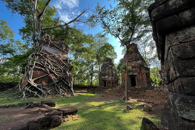 Full Day Banteay Srei Beng Mealea and Koh Ker Small Group Tour - Lunch supports a local family restaurant
