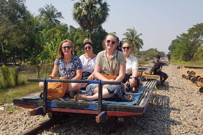 Full-Day Battambang with a local Tuk Tuk Tours - Food, drinks, and the practical rhythm of the day
