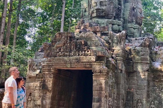 Full-Day 'Big Tour' with Sunset at Phnom Bakheng - Ta Som brings the forest into the ruins