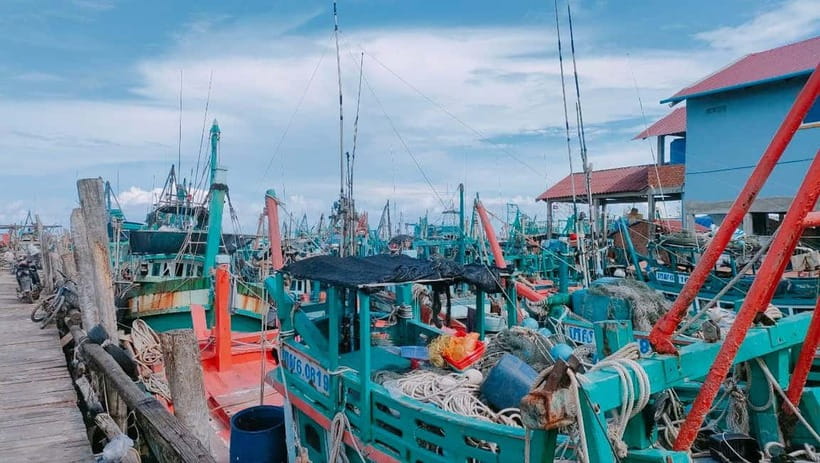 Full Day City Tour with A Boat Trip to 2 Islands - Koh Takeiv beach time and the barbecue