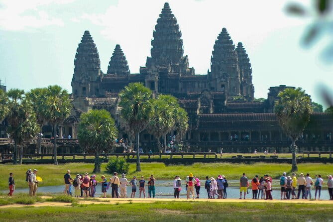 Full Day Discover Angkor Wat Archaeological with local guide - Key points to know before booking
