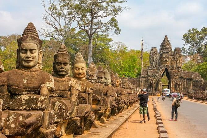 Full Day Discover Angkor Wat Archaeological with local guide - Starting at Angkor Wat for three hours