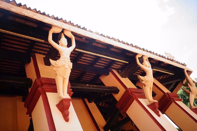 Full-Day Discover Oudong Mountain-Former Capital City & Phnom Penh City Tours - Independence Monument and the King Father statue